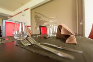 Hotels Hotel Inn Design Sedan : photos des chambres