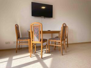 STA1079 Moderne Monteurwohnung mit Balkon