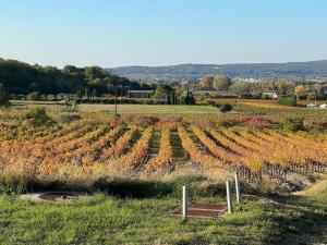 Villa Nicole avec piscine & jardin privés, parking dans le cœur du Luberon, proche Gordes, Roussillon, Goult, Bonnieux
