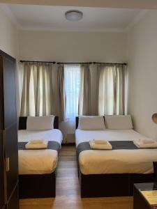 Triple Room room in The Royale Chulan Hyde Park Hotel