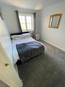 3BR Maidstone Stay - WiFi Parking London Access