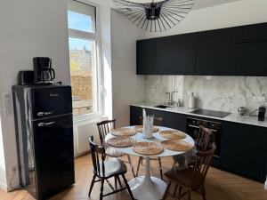 Appartements L-elegante - Proche centre : Maison de Vacances