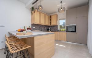 Amazing Home In Drage 