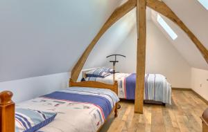 Maisons de vacances 2 Bedroom Gorgeous Home In Offranville : photos des chambres