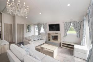 Stunning 6 Berth Lodge For Hire At Skipsea Sands In Yorkshire Ref 41077Wf