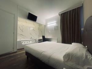 Hotel Holiday- Alla Finestrella