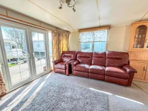 4 Berth Caravan For Hire Near On-Site Amenities In Essex Ref 28115G