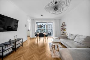 Warsaw Żoliborz - Parking & Two Balconies - by Rentujemy