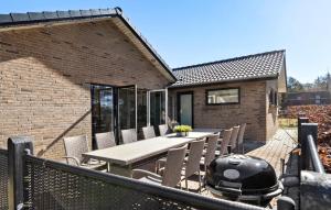 Lovely Home In Ebeltoft With Sauna