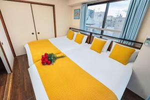 7th floor with elevator 3min walk from Koma Gome on the Yamanote Line 2 rooms and 1 living room, maximum 8 people, direct access to Shinjuku, Ueno, Akihabara, Ginza, Tokyo Ikebukuro, Shinjuku, Shibuya