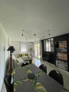 Bel appartement,2 chambres, clim, vue, parking