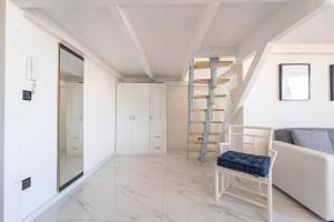 Vista Mare: Moderno Loft al Centro di Alghero img10