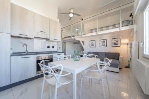 Vista Mare: Moderno Loft al Centro di Alghero img24