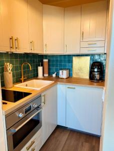 Top Floor Getaway in Central Helsinki - Church & Sea View