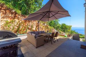 Villa Levant for 10 people near Opatija with jacuzzi & sea view