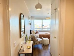 Top Floor Getaway in Central Helsinki - Church & Sea View