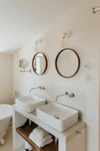 Maisons de vacances Renovated Barn With Panoramic Views In Perigord : photos des chambres