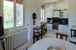 Historic Villa With Pool In The Heart Of Ortezzano
