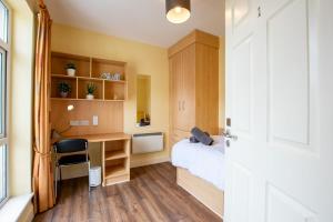 27 - Spacious Duplex in Galway