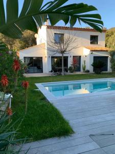 Bright Villa On Forest Edge In Cavalaire