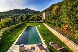 Maisons de vacances Fabulous Restored Farmhouse With Pool Near Vence : photos des chambres