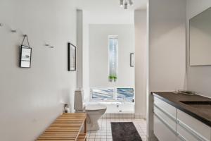 Beautiful 8-Person Holiday Home With Both Indoor And Outdoor Spa Bath