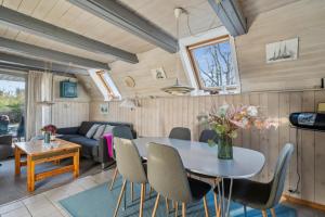 Charming Older Two-Storey Holiday Home With Annex, Covered Terrace And Large Garden Close To The Beach, Forest And The Cosy Harbour Town Of