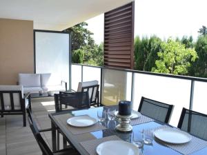 Appartement Neuf Climatisé, Terrasse, Parking, Plage à Pied, Cavalaire-sur-Mer - FR-1-226B-106