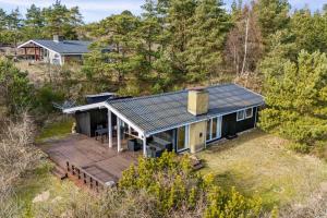 Cozy Cottage With Sea View At Handrup Strand