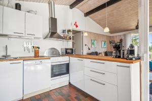 Holiday Home At Handrup Beach With Sea View, Multiple Terraces And Room For The Whole Family Close To The Beach, Mols Bjerge And Ebeltoft