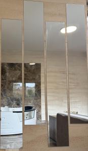 Place to Be - Modern Jacuzzi House in Vozdovac