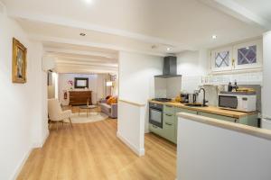 Daplace - Iris Apartment