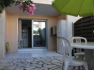 Studio Calme au Lavandou, 500m Plage, Piscine, Parking, Clim, Terrasse Privative, 4 Couchages - FR-1-803-7