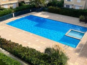 Studio Calme au Lavandou, 500m Plage, Piscine, Parking, Clim, Terrasse Privative, 4 Couchages - FR-1-803-7