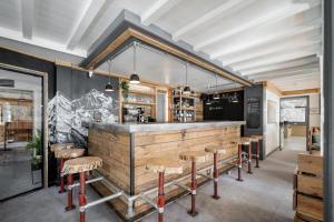 Hotels CHALET AUBERGE - Les Melezes : photos des chambres