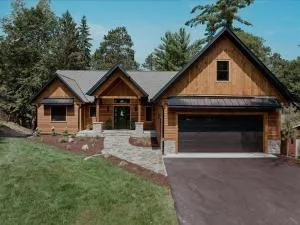 Manhattan Point - Cross Lake