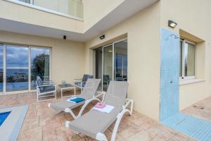 H&O Mikis Seaview House