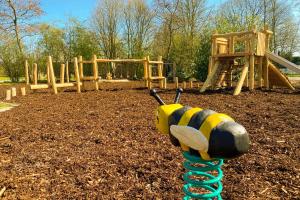 Glamping Safarilodge Grutte Fiif met airco, extra keuken op veranda en privé achtertuin