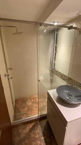 Apto en conjunto cerrado con piscina.