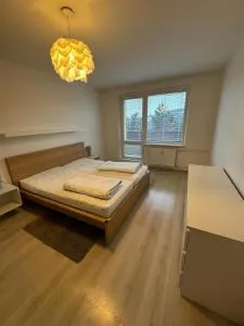 Moderny apartman na sidlisku zapad - 兹沃伦