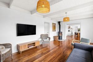 Coastal Gem on Domain