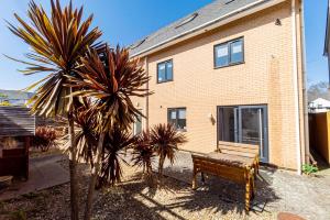 The Elms City Edge Stays With Parking! Contractors, NHS, Professionals - Long Stay Savings!