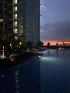 Panoramic Landscape and Seaview, 2BR, Near Airport, 8m