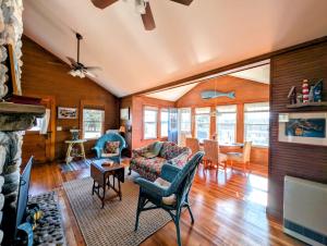 Waterfall Sea Cottage Family fire pit waterfront sleeps 4