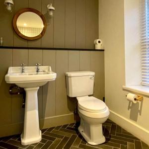 Nant Gwrtheyrn - Caerffili suite