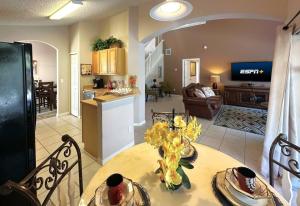 Comfort Home with BBQ, Private Pool & Hot tub