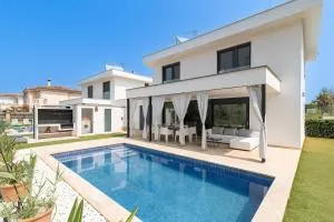 Beach Villa Cosins 1 Mel by Sealand Villas - 坎皮卡福特