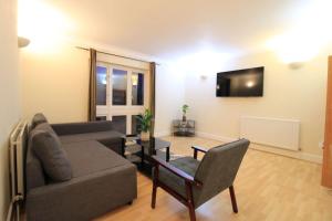 1 bed apartment City of London Whitechapel Close to Metro and Elizabeth Line