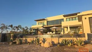 La Ventana New 2025 Luxury Pickleball Pool Jacuzzi Sauna Cold Plunge - El Sargento