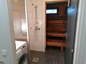 Majoituspalvelu Nurmi Oy Välitie 3B Saunallinen